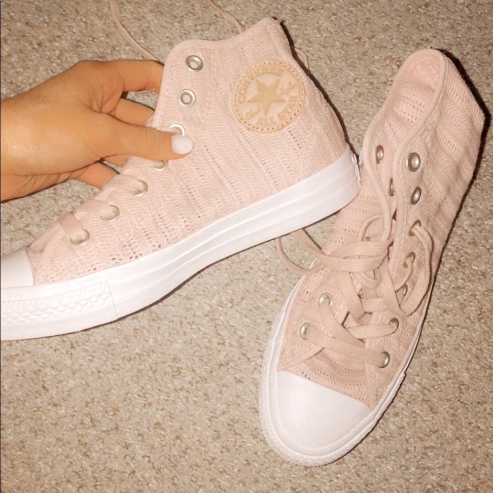 **NEW** light pink/nude crochet converse